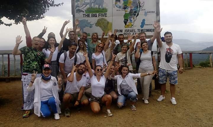 Exclusive Kenya Luxury Safari: Giraffe Manor & Maasai Mara Adventure